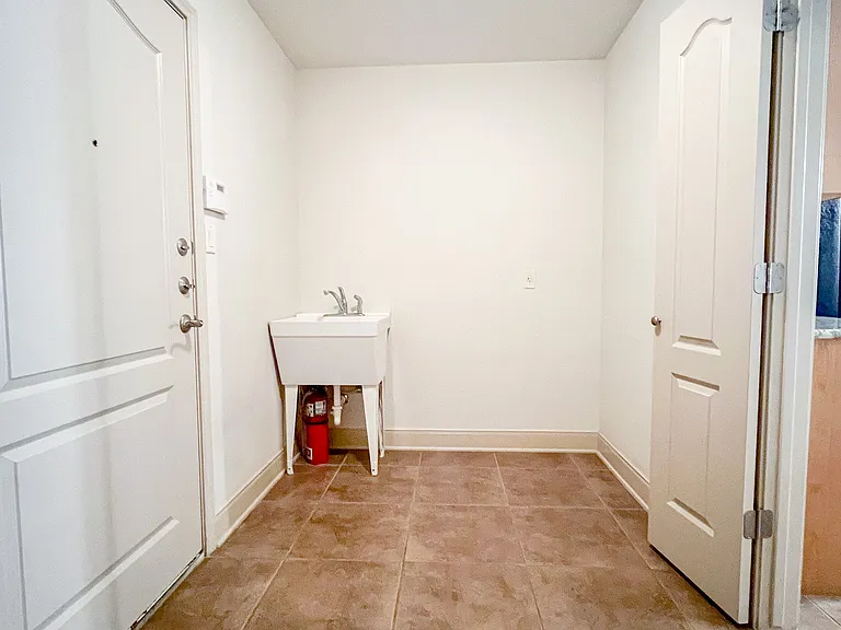 6000 Boxelder Trl — Photo 10