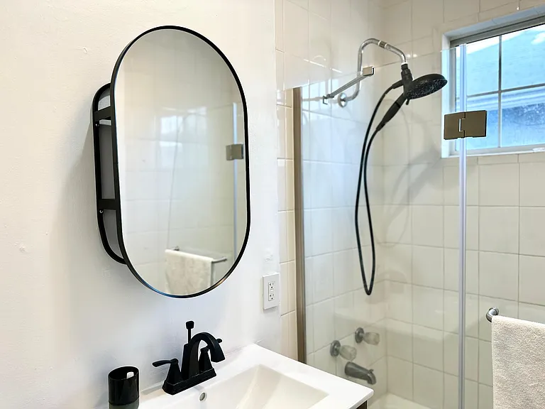 2133 N Buena Vista St — Photo 33