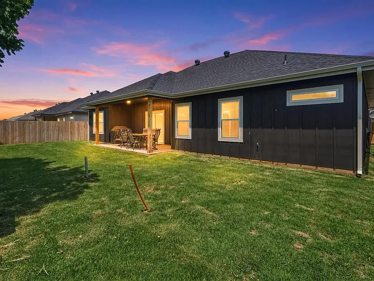 3882 National Dr — Photo 15