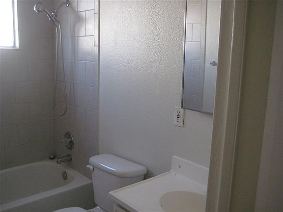 3rd image of 2304 Santa Ynez Dr APT 3