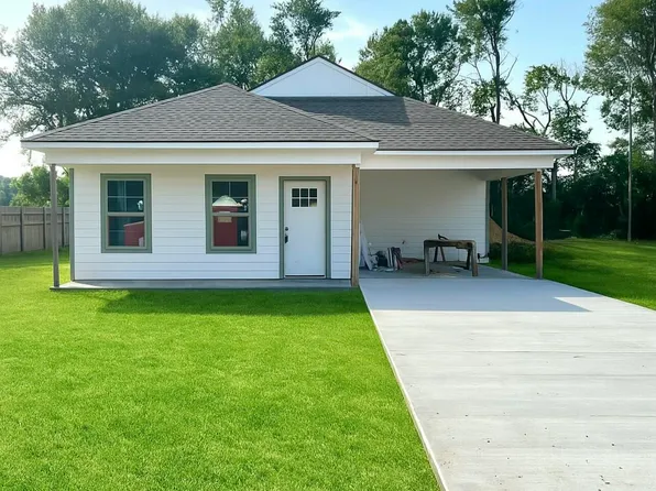 1061 Madeline Hts, Breaux Bridge, LA 70517