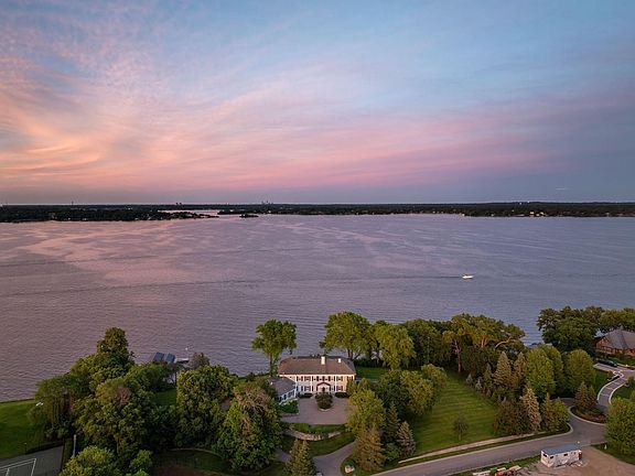 4th image of 1480 Bracketts Point Rd