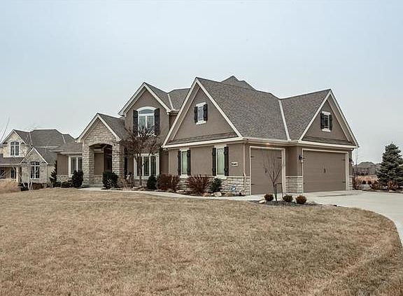 2nd image of 8040 NW Emerald Ct