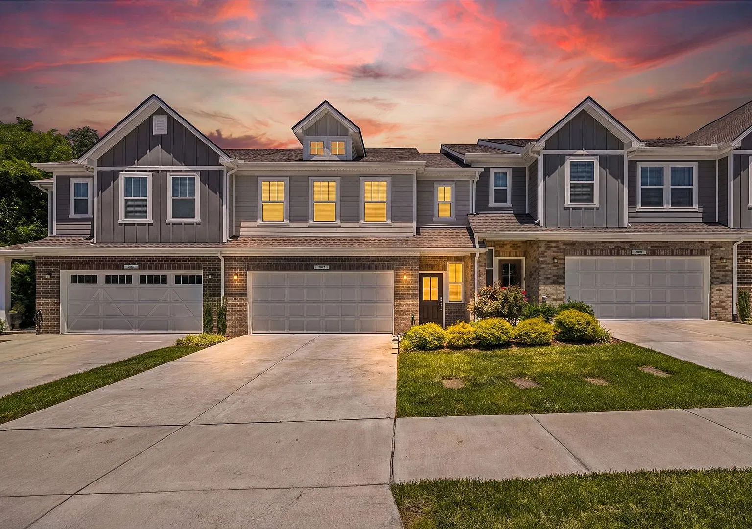4BR Townhome in the Heart of Franklin — Photo 2