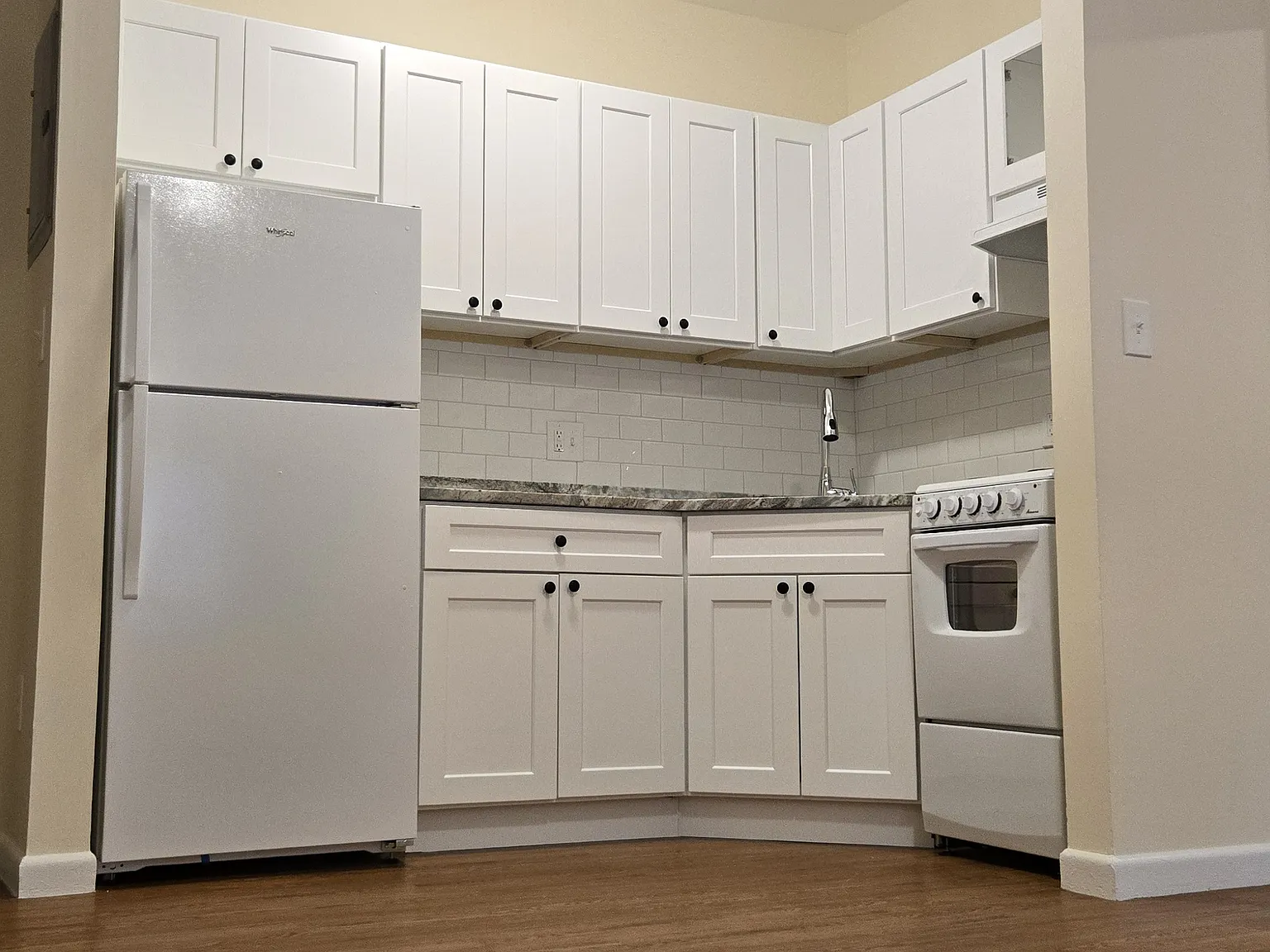 1 bed, 600 sqft, $2,300 — Photo 2