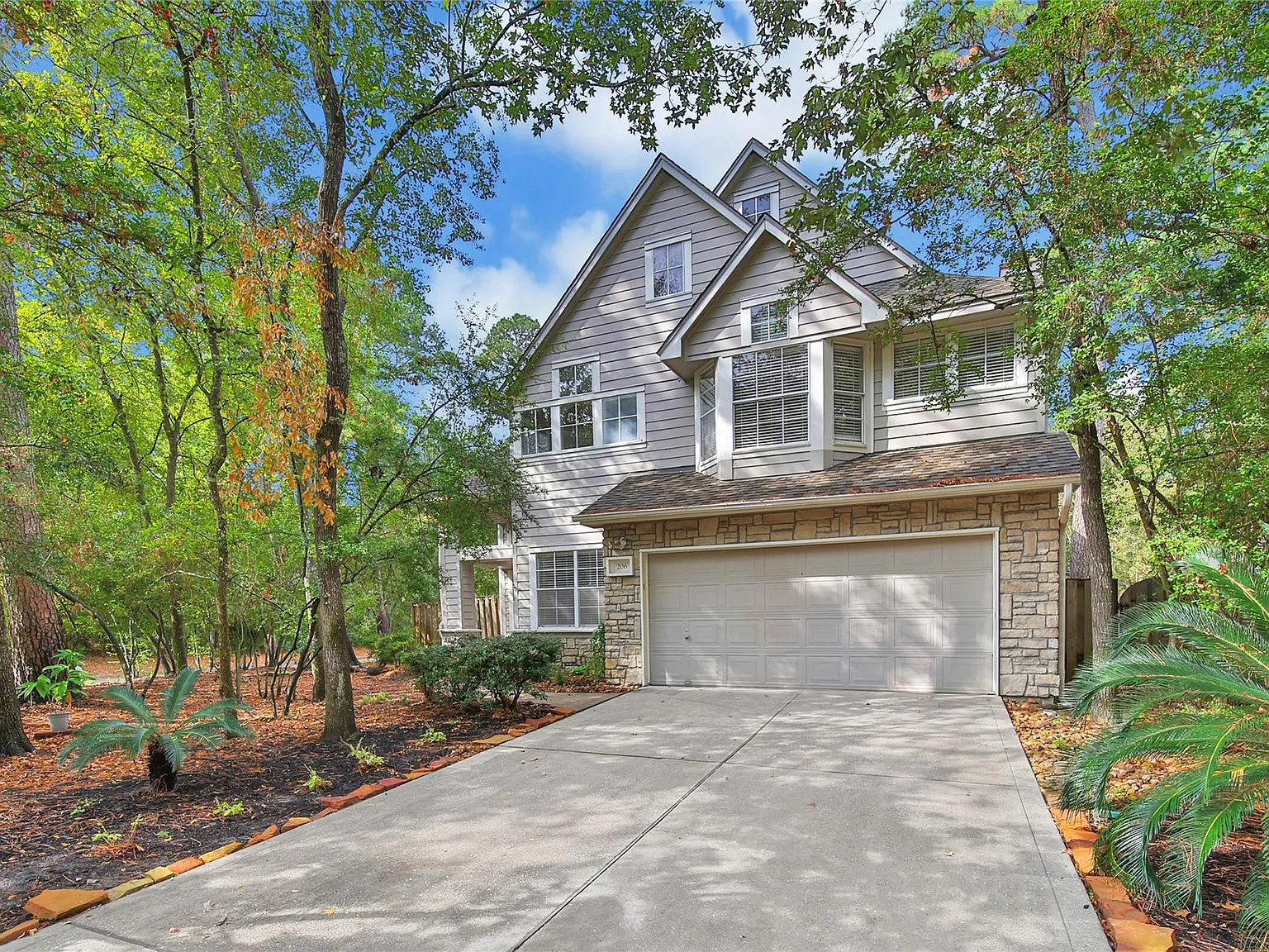 3 bed, 2.5 bath, 2559 sqft, $3,400 — Photo 1