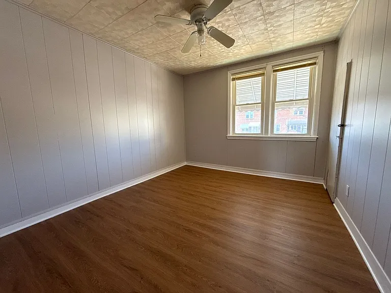 333 N Grantley St — Photo 12