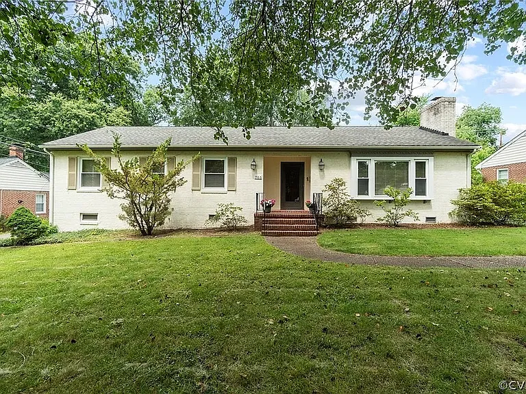 705 Woodberry Rd — Photo 1