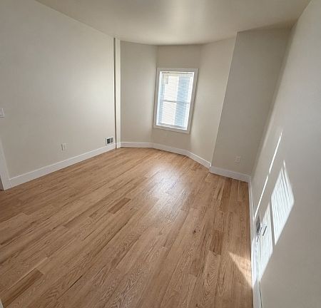 3rd image of 10 Bruen Ave