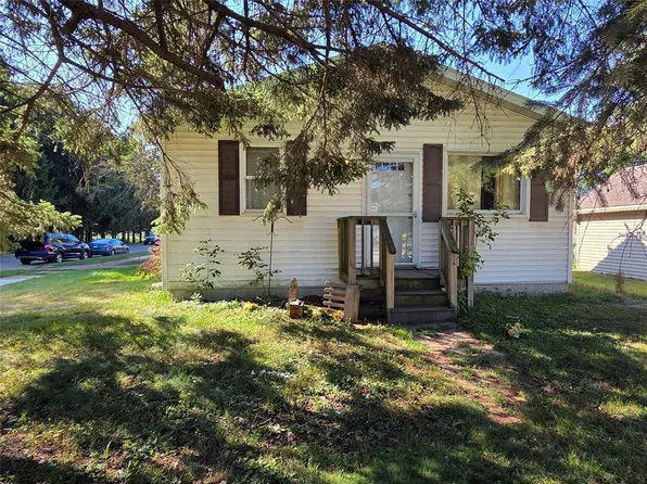 428 E School Street, Thorp, WI 54771