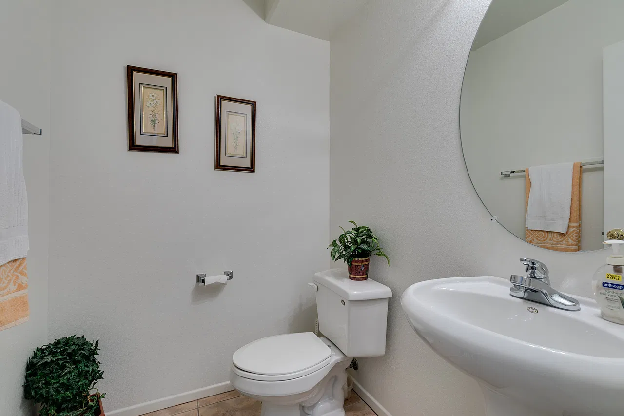 3 bed, 2.5 bath, 1546 sqft, $1,895 — Photo 4