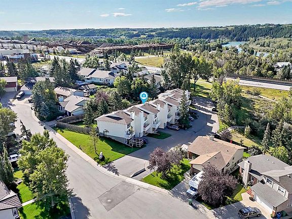 3rd image of 24 W Cascade Pl #3