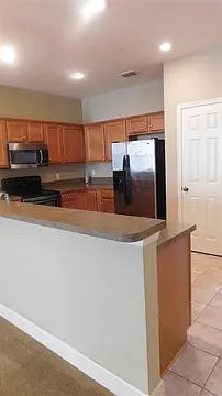 4th image of 5598 Hampton Hill Cir