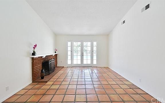 5th image of 1160 Avenida Loma Vis