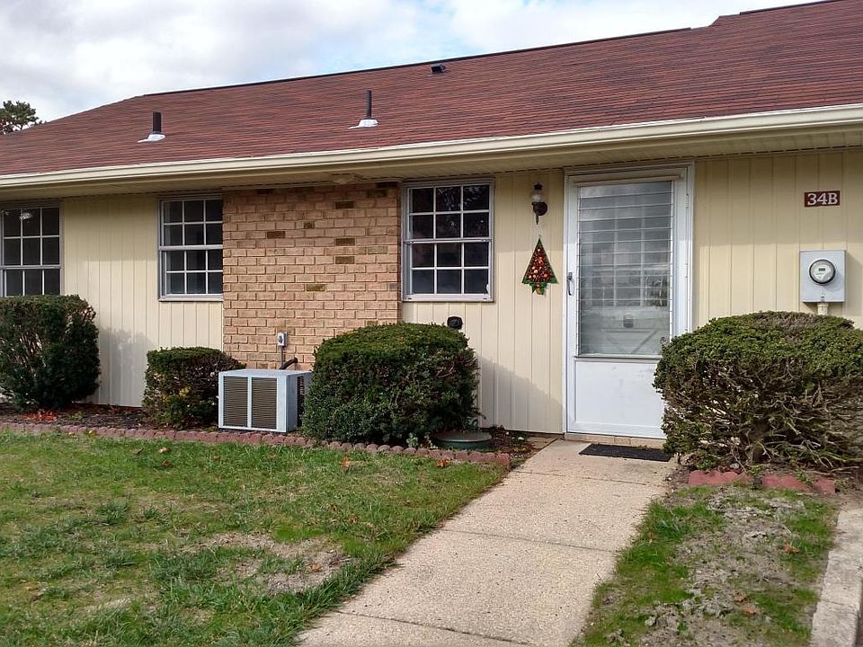 1st image of 34B Buckingham Dr