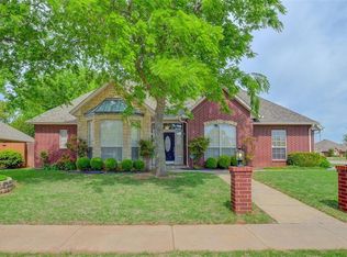 400 Misty Ridge Dr, Norman, OK 73071