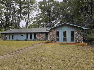 1221 Oakhurst Dr, Jacksonville, AR 72076