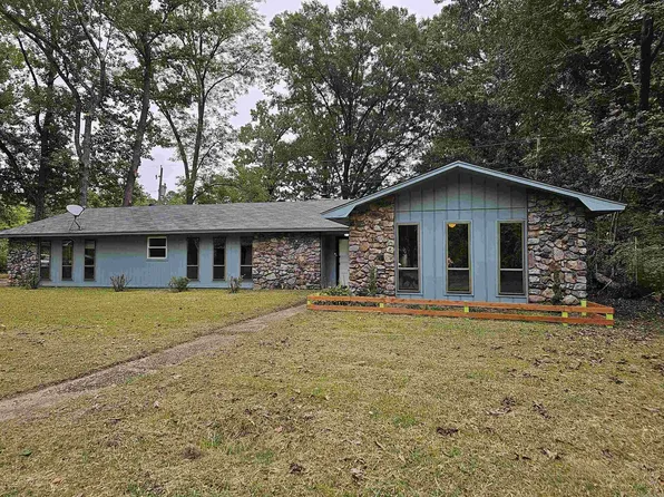 1221 Oakhurst Dr, Jacksonville, AR 72076