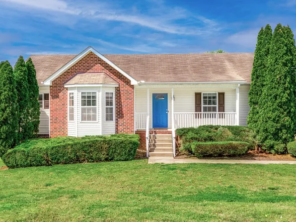 111 River Bend Dr, Pegram, TN 37143