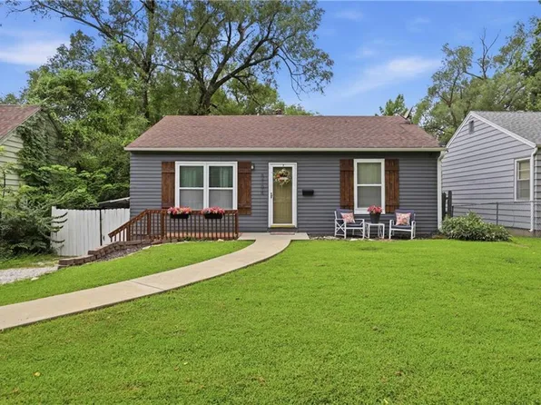 6704 Harris Ave, Raytown, MO 64133