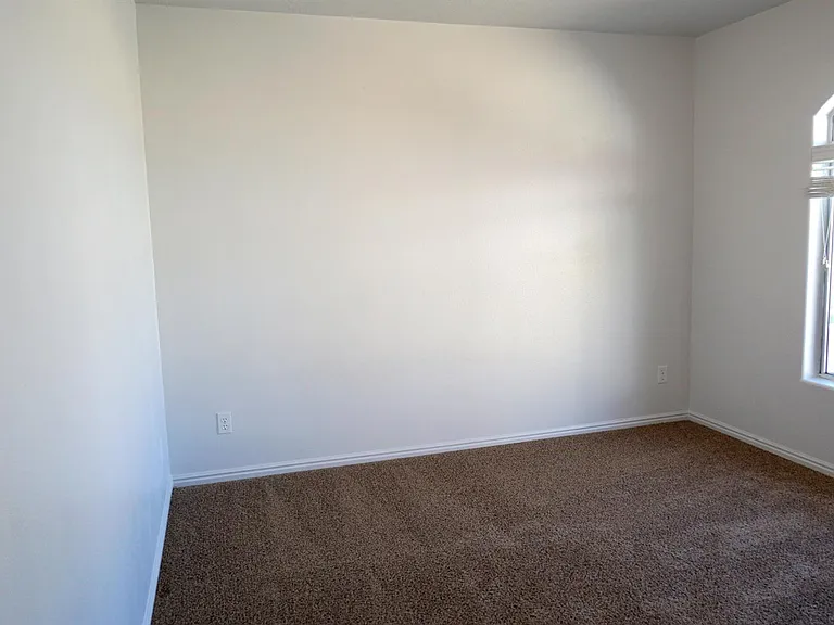 673 W Evans Ridge Cir — Photo 8