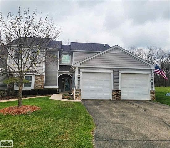1st image of 2122 Carriage Hill Cir