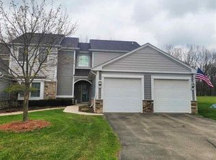 2122 Carriage Hill Cir, Lapeer, MI 48446