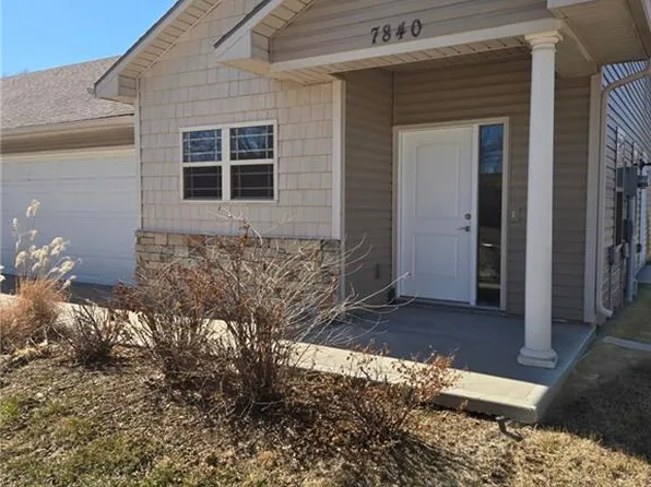7840 Troup Ct, Kansas City, KS 66112