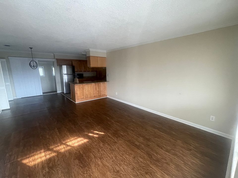 1st image of 2121 Gordon Ave APT C