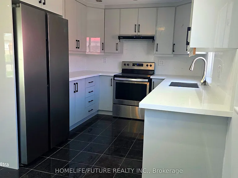 37 Miramar Cres #UPPER — Photo 4