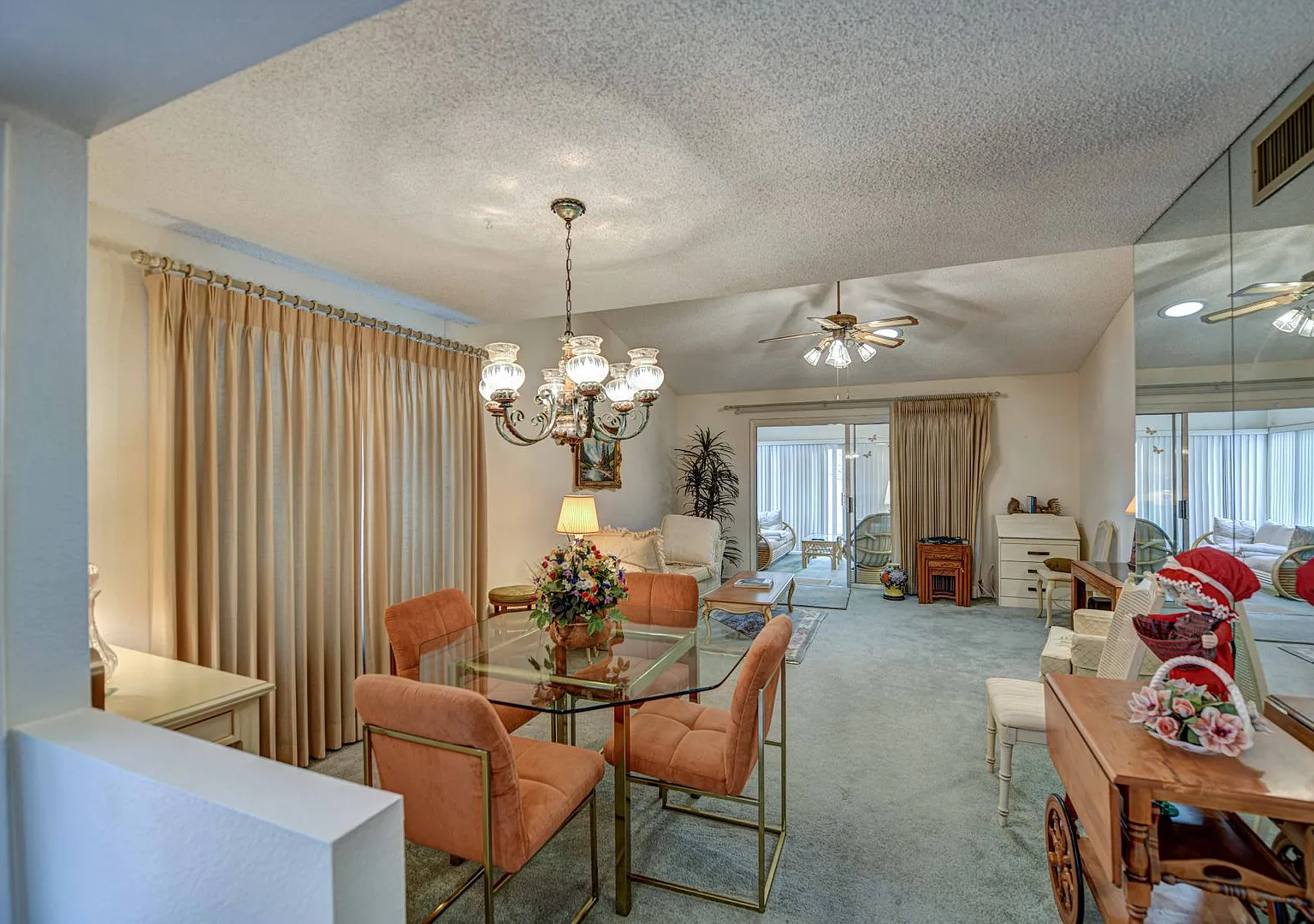 Perfect home for enjoying your winter in Arizona. 2 bed 2 bath on the 14th fairway of Heron Lakes... — Photo 4