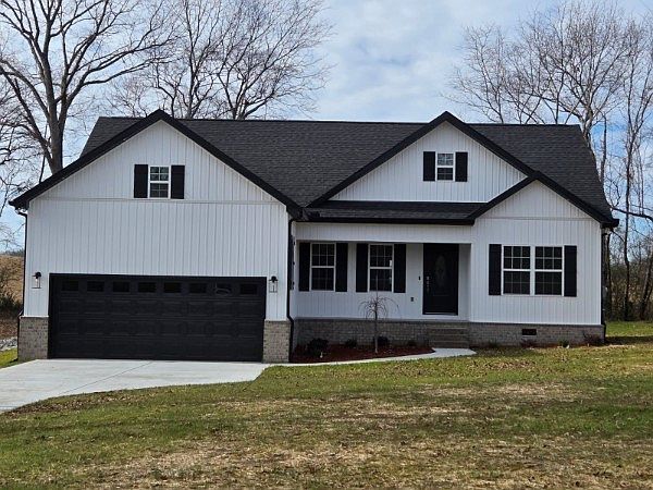1st image of 557 Oak Tree Dr