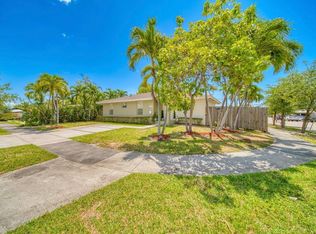 11492 SW 190 Terrace Rd, Miami, FL 33157