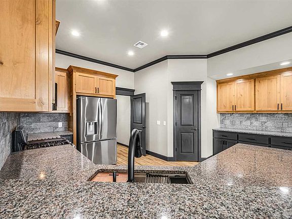 5th image of 11356 NE Bullfrog Dr
