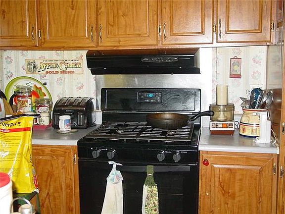 4th image of 17750 Daisy Ln