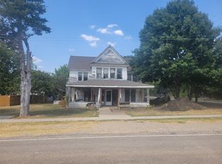 326 E Grand St, Whitewright, TX 75491
