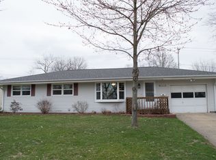 202 Grandview Dr, Normal, IL 61761