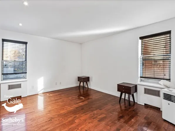 65-35 Yellowstone Boulevard image 19 of 21