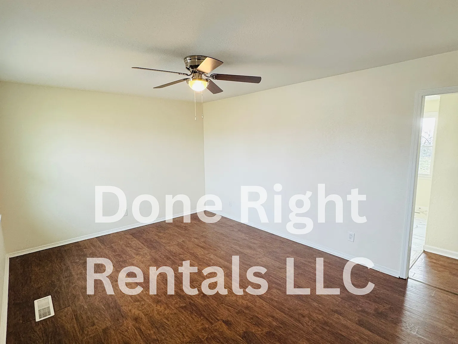 4 bed, 1.5 bath, 1242 sqft, $1,600 — Photo 4