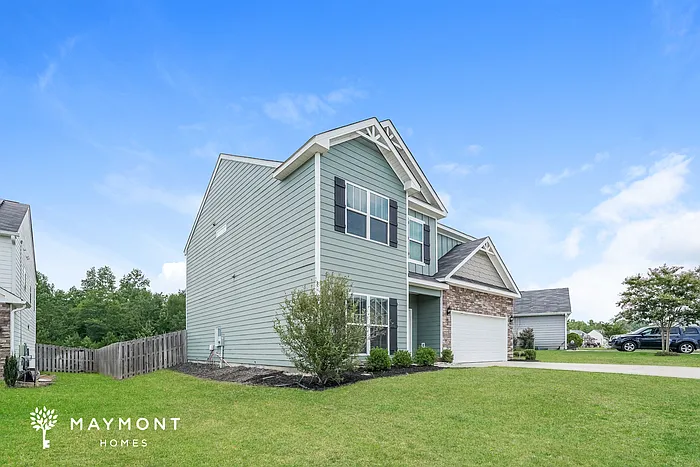 5 bed, 3.0 bath, 2555 sqft, $2,349 — Photo 4