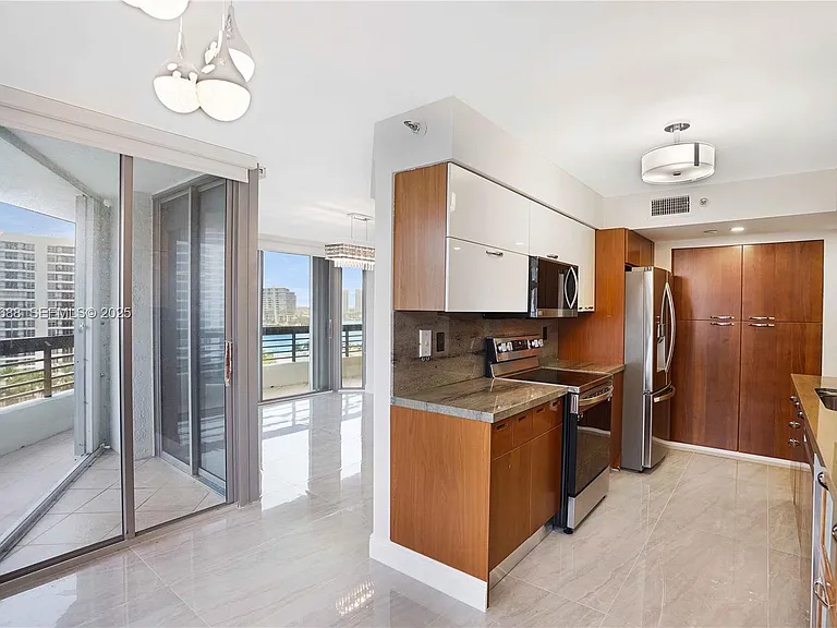 3500 Mystic Pointe Dr #1206 — Photo 33