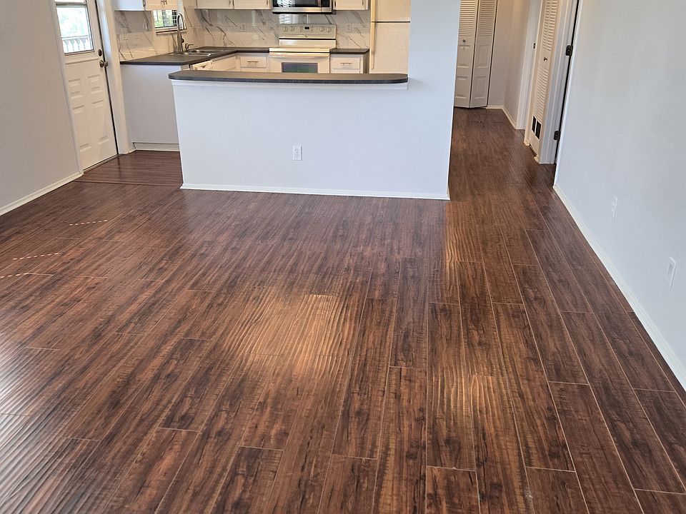 Great Room to Kitchen