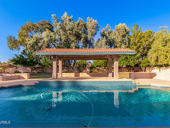 3rd image of 6416 W LARKSPUR Drive