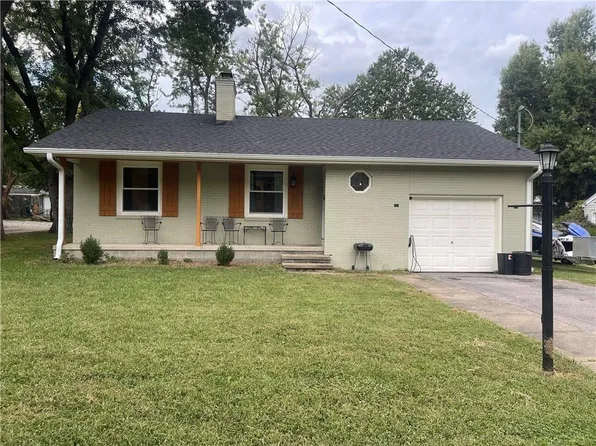 400 N Institute St, Richmond, MO 64085