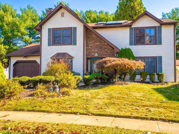 54 Wetherhill Way, Dayton, NJ 08810