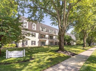2021 King James Pkwy APT 214, Westlake, OH 44145