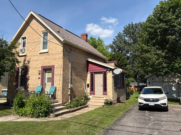 393 7th Ave, Hanover, ON N4N 2J1