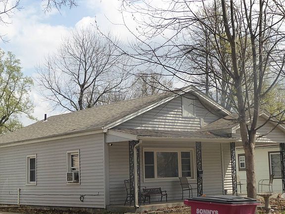 3rd image of 722 Vernon Ave