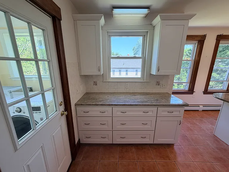 35 Spring St #2 — Photo 15