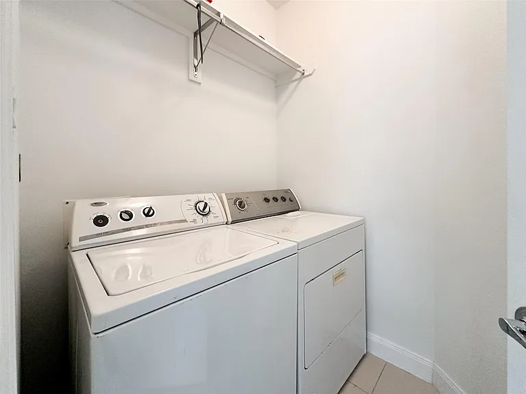 2 Hermann Park Ct — Photo 41